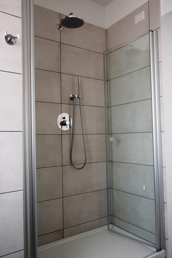 Chambre Triple Supérieure avec Salle de Bains Privative